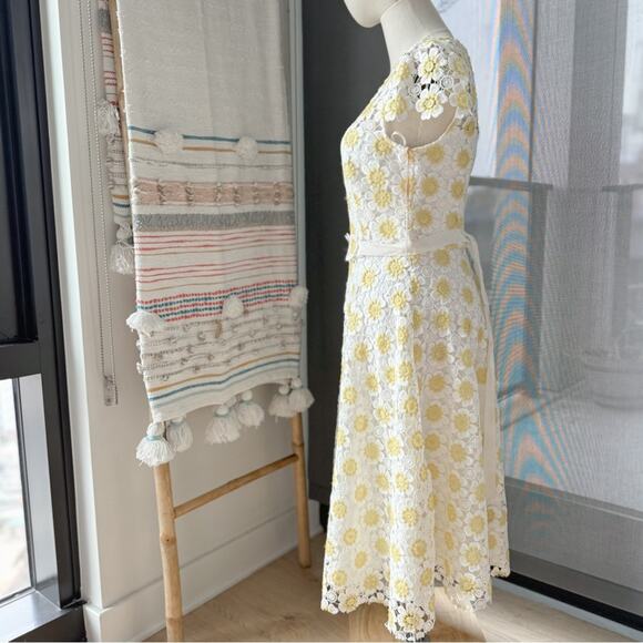Alex Marie White Yellow Floral Shirt Sleeves Midi Dress Women’s Size 2 - Picture 3 of 9